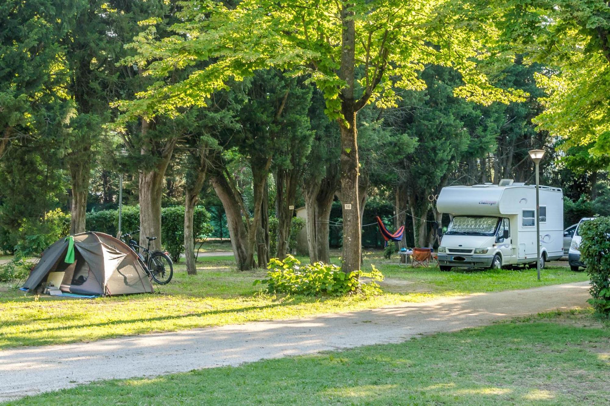 VivaCamp La Laune Villeneuve-lès-Avignon Esterno foto